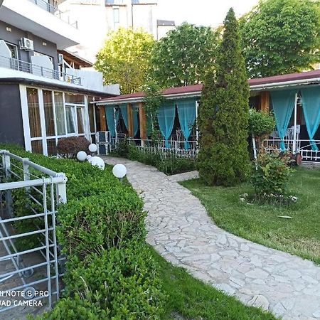 Apartments Danita & Restaurant&Pool Bar Varna Dış mekan fotoğraf