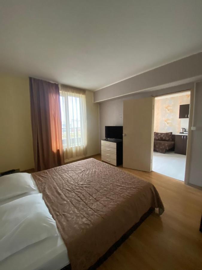 Apartments Danita & Restaurant&Pool Bar Varna Dış mekan fotoğraf