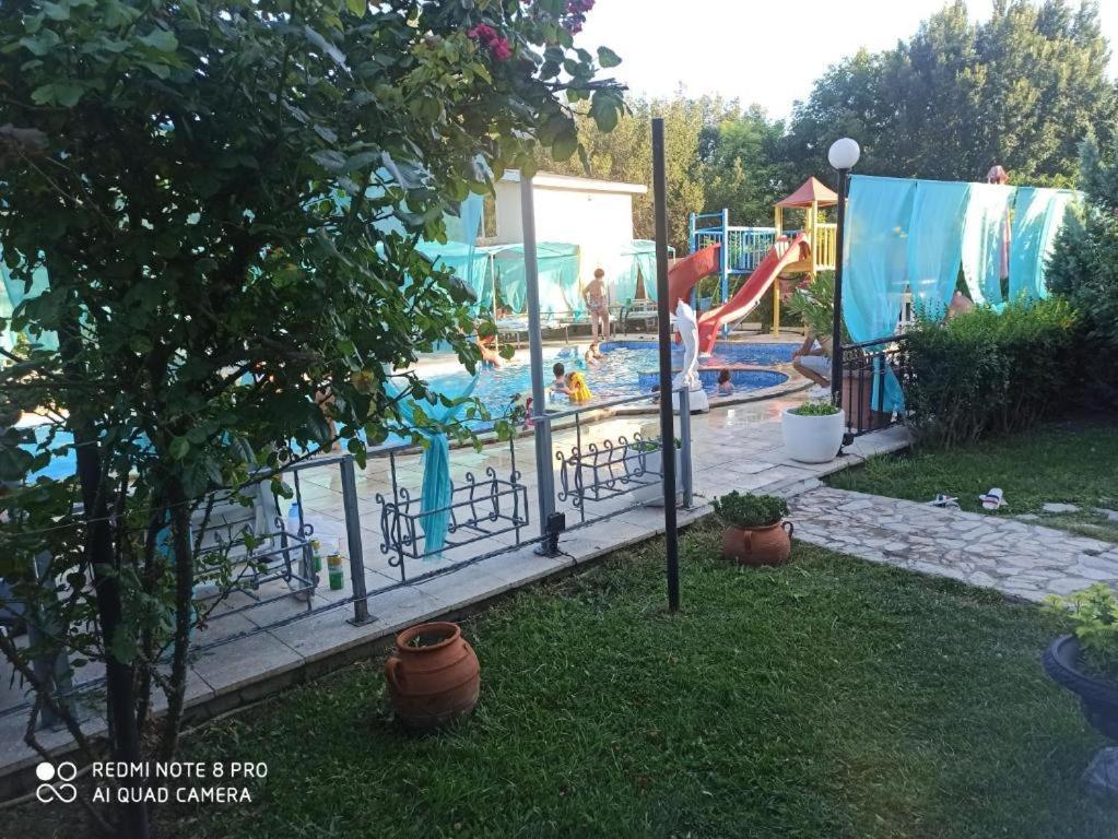 Apartments Danita & Restaurant&Pool Bar Varna Dış mekan fotoğraf